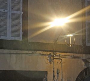 Viterbo - Luce esterna alla chiesa del Gonfalone
