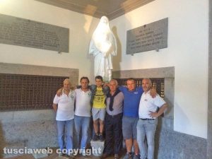 Viterbo - La statua di santa Rosa alla Basilica