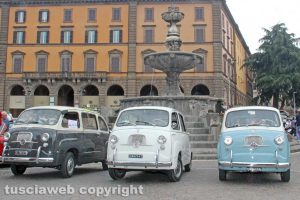 Sport - Motori - Il raduno delle Fiat 500 a piazza della Rocca
