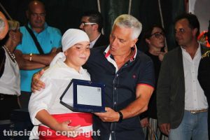 Viterbo - Minimacchina centro storico - Massimo Mecarini con un minifacchino