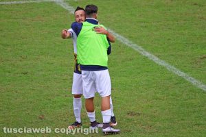 Sport - Calcio - Viterbese - Neglia abbraccia Belcastro dopo l'1 a 0