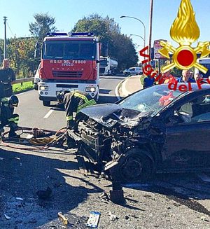 Valmontone - Schianto tra auto