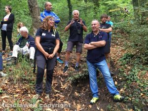 In cammino sulle vie dell'esilio di santa Rosa - Al centro Massimo Mecarini
