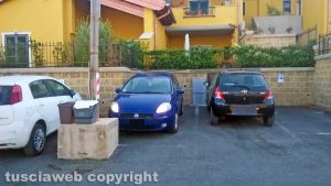 Nepi - Palo del telefono pericolante vicino alle case