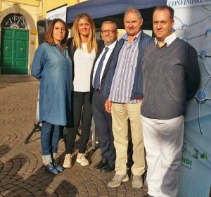 Viterbo - Il presidente di Confimprese D'amico con il sindaco e l'assessora Troncarelli