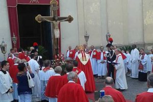 San Lorenzo Nuovo - L'uscita straordinaria del Crocifisso