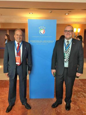 Da sinistra Gasbarri e Mariani all'ingresso dell'assemblea nazionale Aia