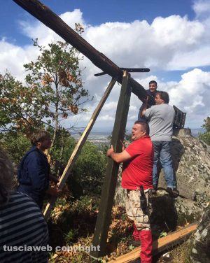 Viterbo - Sopralluogo degli amici del Riccio alla croce 
