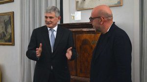 vL’ambasciatore Pietro Benassi con Paolo Virzì