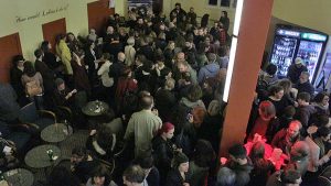  Il pubblico del cinema Babylon