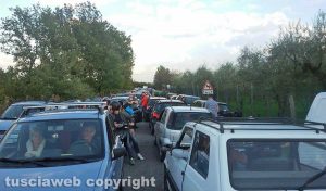 Soriano nel Cimino - Traffico in tilt sulla strada provinciale Sant'Eutizio