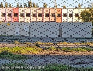 Viterbo - I container al parcheggio dell'ex fiera