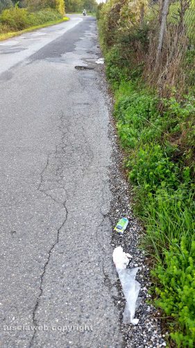 Viterbo - Rifiuti su strada Capretta