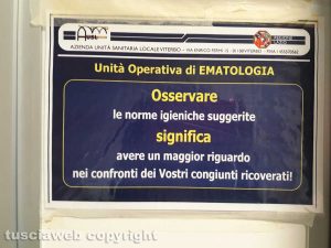 Viterbo - I cartelli affissi a Belcolle