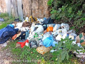 Viterbo - Rifiuti in strada Riello