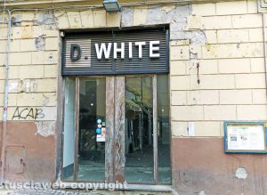 Viterbo - Il locale commerciale del comune a piazza delle Erbe