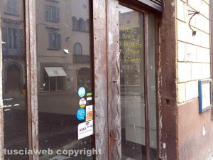 Viterbo - Il locale commerciale del comune a piazza delle Erbe