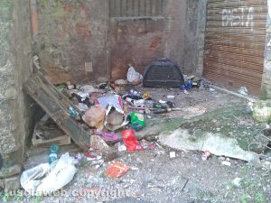 Rifiuti nei pressi della Banca d'Italia