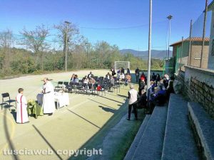 Terremoto - Sipicciano - La celebrata messa all'aperto