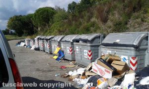 Viterbo - Rifiuti vicino l'ospedale di Belcolle