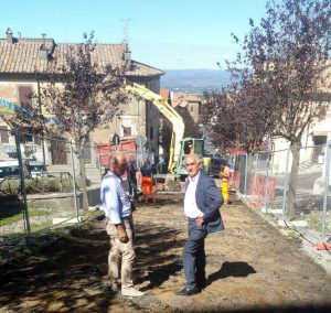 San Martino al Cimino - I lavori - A destra l'assessore Ricci