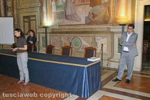 Viterbo - Tour operator francesi a palazzo dei Priori - L'assessore Barelli