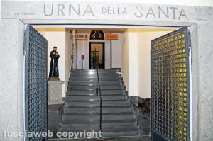 Viterbo - Santa Rosa - Monastero - L'accesso alla cappella col corpo della patrona
