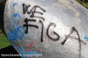 Valle Faul - "Il Risveglio" imbrattato dai vandali