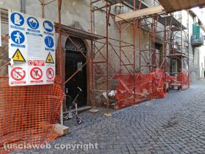 Bagnaia - Il degrado in via Cardinal de Gambara