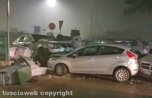 Viterbo - Auto fuori strada sulla Cassia
