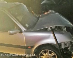 Viterbo - Scontro fra auto sulla Teverina, tre feriti