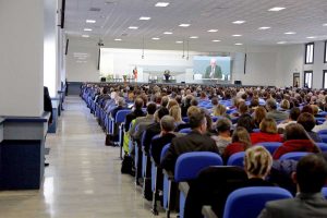 Un'assemblea dei testimoni di Geova