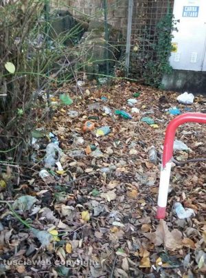 Viterbo - Il parcheggio di fronte a pratogiardino Lucio Battisti