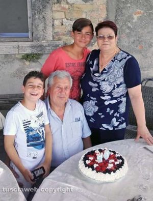 Vitorchiano - Ennio Cioccolanti con la moglie Ivana e i nipoti Leonardo e Lorenzo