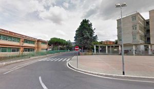 Viterbo - A sinistra la scuola primaria Ellera e a destra la scuola Egidi