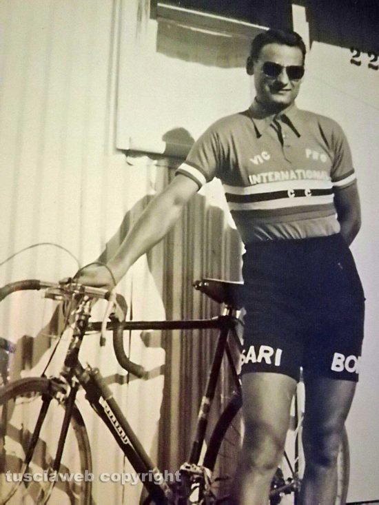 Ischia di Castro - Come eravamo - 1949 - Il ciclista Adige Paglialunga