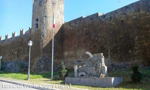 Tuscania - Monumento dei bersaglieri
