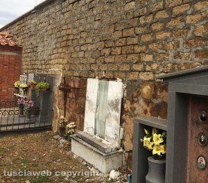 Il cimitero a San Lorenzo Nuovo