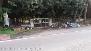 Viterbo - Rifiuti vicino alle Terme