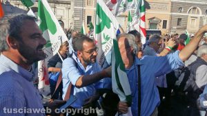 Roma - I viterbesi alla manifestazione del Pd per il sì al referendum costituzionale