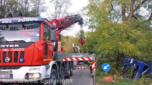Vejano - Camion fuori strada