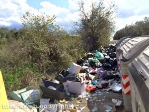 Viterbo - L'isola ecologica fra Strada Quartuccio e Strada Sasso san Pellegrino