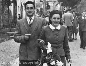 Viterbo - Come eravamo - 1948 - Osvaldo Cappelli e Antonietta Trappolini in via della Palazzina