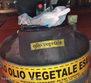Viterbo - Contenitore degli oli esausti