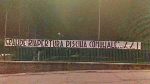 Vallerano - Striscioni di CasaPound davanti alla piscina comunale