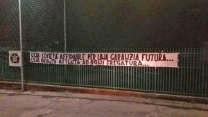 Vallerano - Striscioni di CasaPound davanti alla piscina comunale