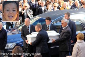 Orte - Il funerale del piccolo Diego Romagnoli - In alto a sinistra il bimbo