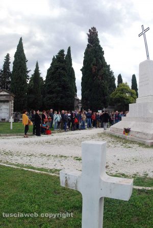 Viterbo - Il monumento ai caduti al cimitero San Lazzaro