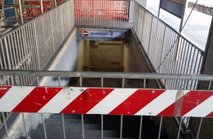 Una stazione - Sottopassaggio chiuso