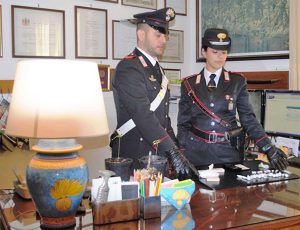 Civitavecchia - Il materiale sequestrato dai carabinieri 